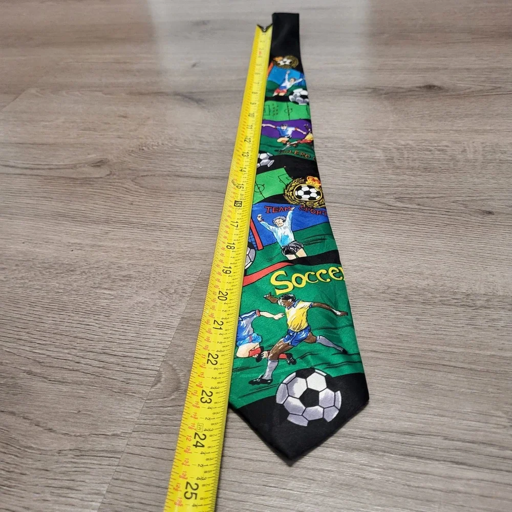 Andaloro vibrant necktie